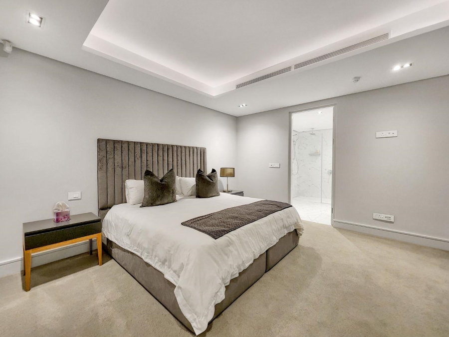 3 Bedroom Property for Sale in Sea Point Western Cape